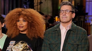 lizzo tariffied t-shirt saturday night live