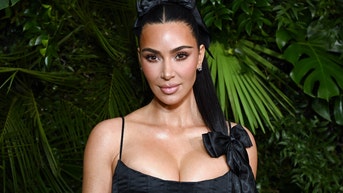 kim kardashian haters expensive jewelry beach