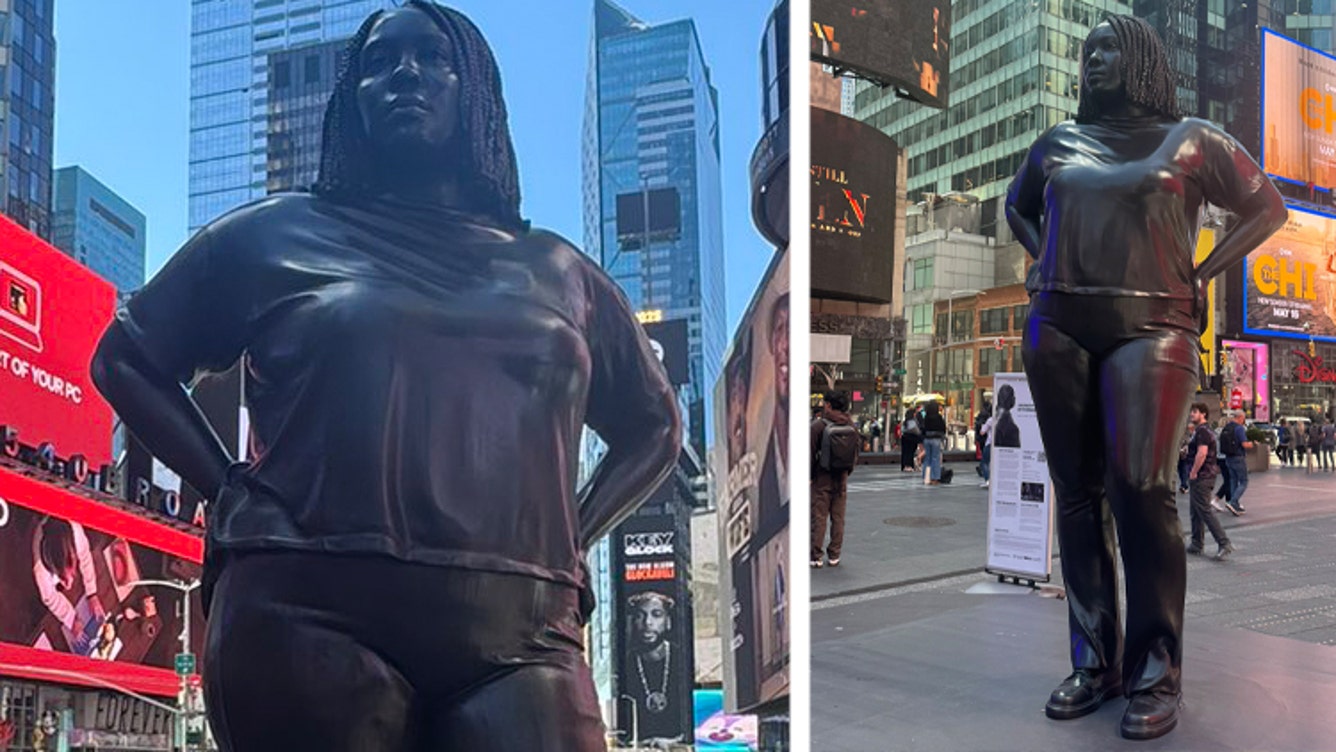 12-foot-black-woman-nyc.jpg