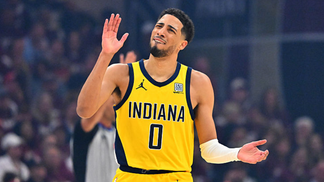 Tyrese Haliburton Surprises Pacers Fan Who Got Pelted By Bags Of Garbage In New York