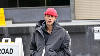 JUSTIN BIEBER