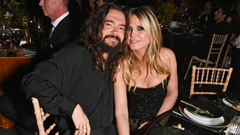 supermodel heidi klum thong bikini butt grabbed her husband's crotch