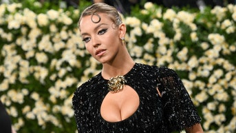 sydney sweeney met gala