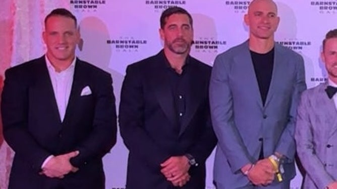Is Aaron Rodgers wearing a wedding ring?