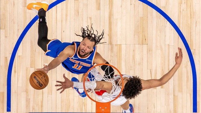 New York Knicks PG Jalen Brunson goes to the hole on the Detroit Pistons in Game 4 of their first round series in the 2025 NBA Playoffs. (Photo credit: David Reginek-Imagn Images)
