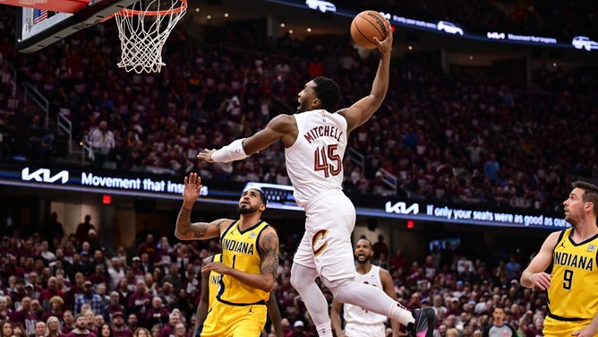 Cleveland Cavaliers SG Donovan Mitchell jamming it vs. the Indiana Pacers in Game 1 of the Eastern Conference Semifinals of the 2025 NBA Playoffs. (Photo credit: Ken Blaze-Imagn Images)