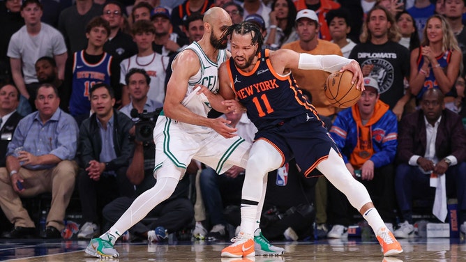 New York Knicks guard Jalen Brunson backing down Boston Celtics SG Derrick White during Game 4 of the Eastern Conference Semifinals in the 2025 NBA Playoffs. (Photo credit: Vincent Carchietta-Imagn Images)