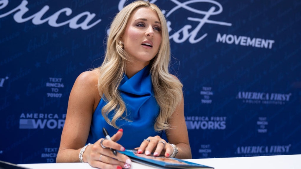 Riley Gaines has support of Hollywood star.