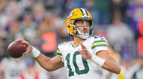 Jordan Love set to attempt a pass