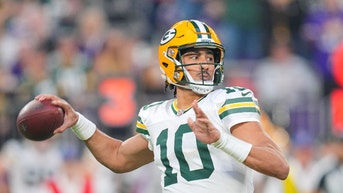 Jordan Love set to attempt a pass