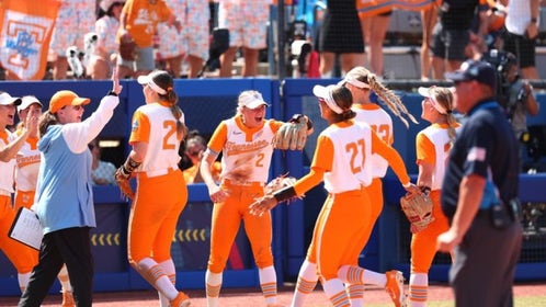 Tennessee softball gets hosed by umpires not paying attention in college world series

Via: Lady Vols Softball