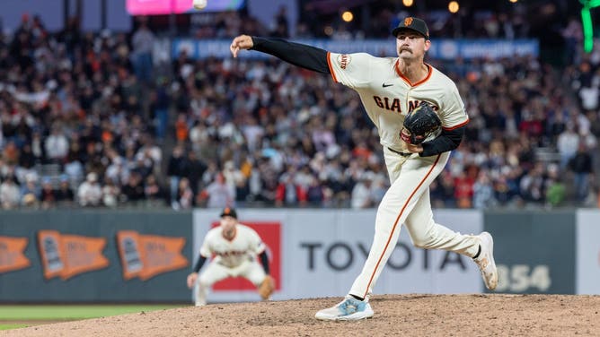 San Francisco Giants pitcher Sean Hjelle