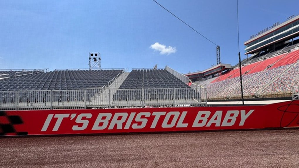 Bristol Motor Speedway has been transformed into a baseball stadium for the Atlanta Braves and Cincinnati Reds. Via: Trey Wallace