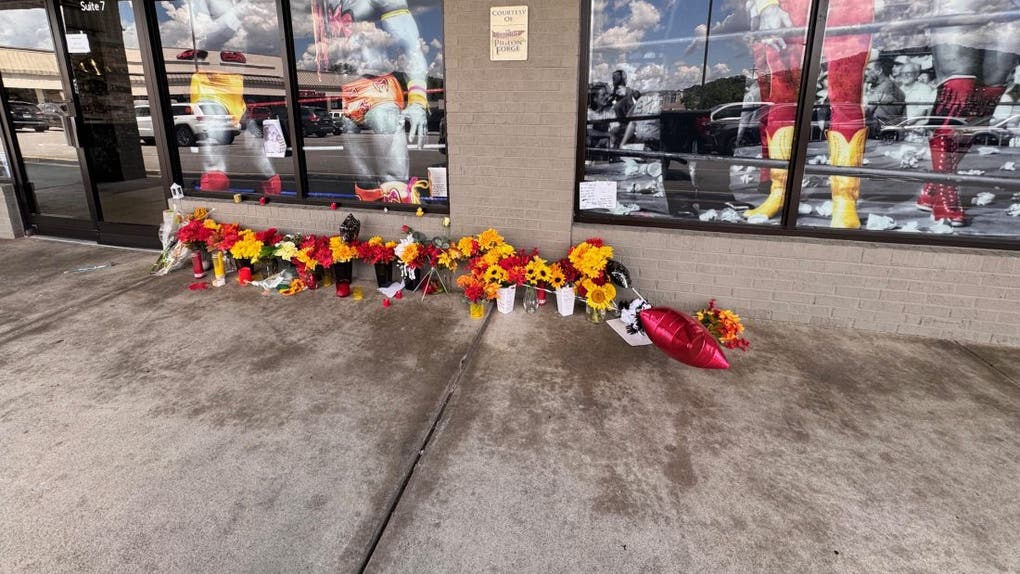Hulk Hogan fans flock to his store in Pigeon Forge, Tennessee, to buy a piece of history to remember the Hulkster. Via: Trey Wallace