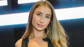 lily phillips claims to have slept with 1,113 men in 12 hours wants to have sex with widowers