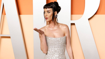 Katy Perry Gets Cozy With Justin Trudeau, Weak Eric Swalwell Gets Crushed & Readers Advise On Grizzly Bears