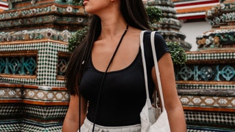 thai woman slept with celibate buddhist monks and extorted millions from them