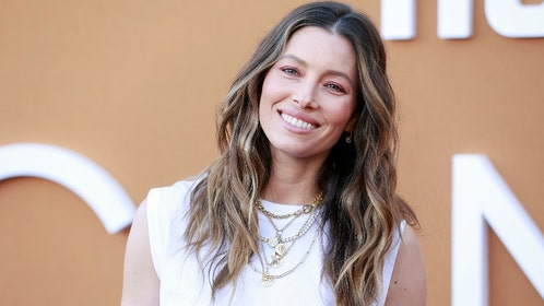 jessica biel hot viral white dress the better sister