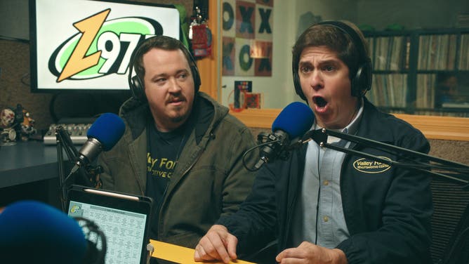 TIRES SEASON 2. (L to R) Shane Gillis as Shane and Steve Gerben as Will in Episode 209 of Tires Season 2. Cr. Courtesy of Netflix © 2025