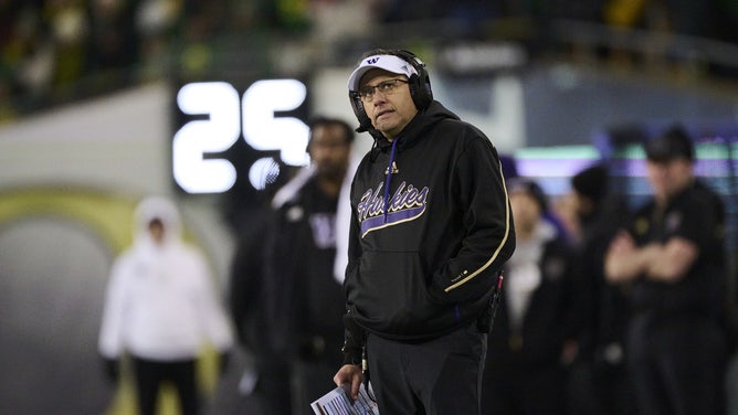 Washington Huskies head coach Jedd Fisch