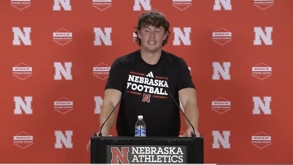 Nebraska Punter Archie Wilson Brought To Tears Over His Family During Emotional Moment

Via: Nebraska Football
