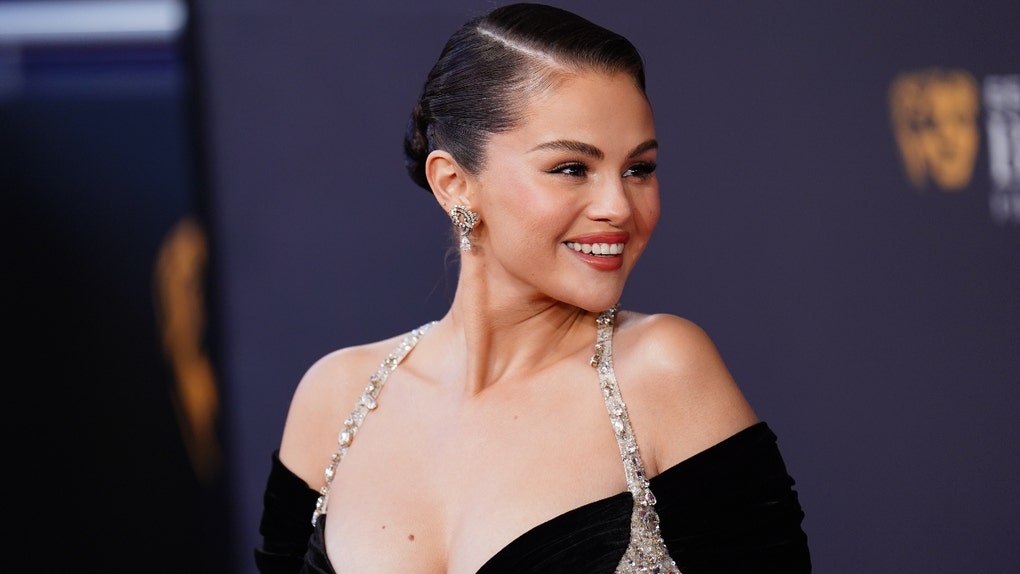 selena gomez bikini bachelorette party