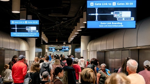 woman has viral meltdown at southwest airlines gate in orlando