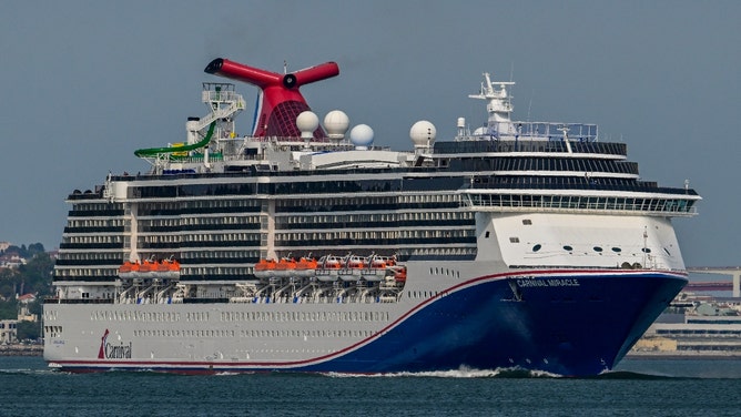chicken tenders brawl carnival cruise