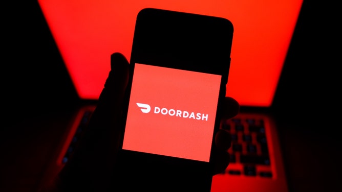 georgia man arrested for answering doordash deliveries naked
