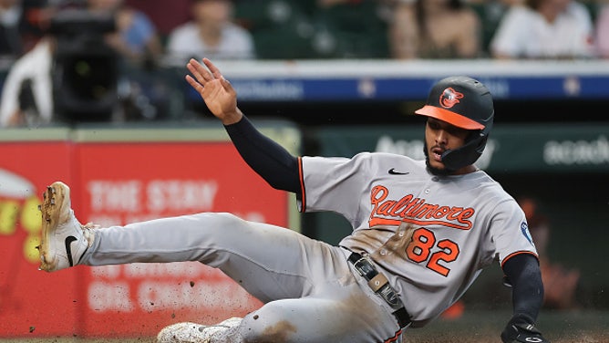 VIDEO: Rogue Fan Storms Field During Astros and Orioles, Gets Whacked By Security