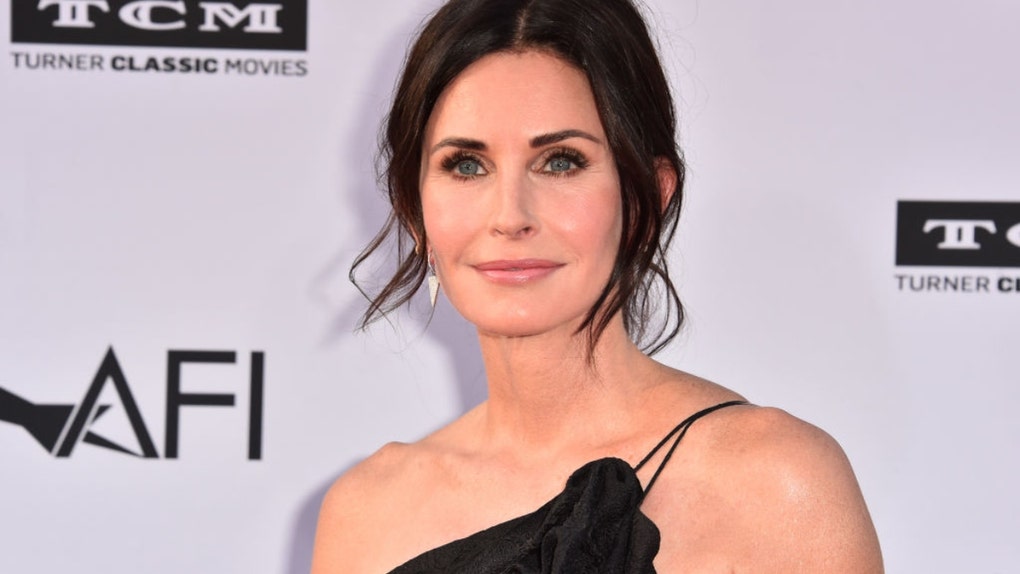 Courteney Cox still has her fastball. 