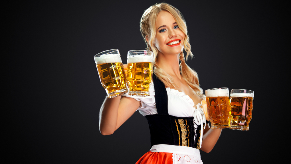 DeVonta Smith's Fiancée Nearly Breaks A Man's Neck & Oktoberfest Is In Full Swing