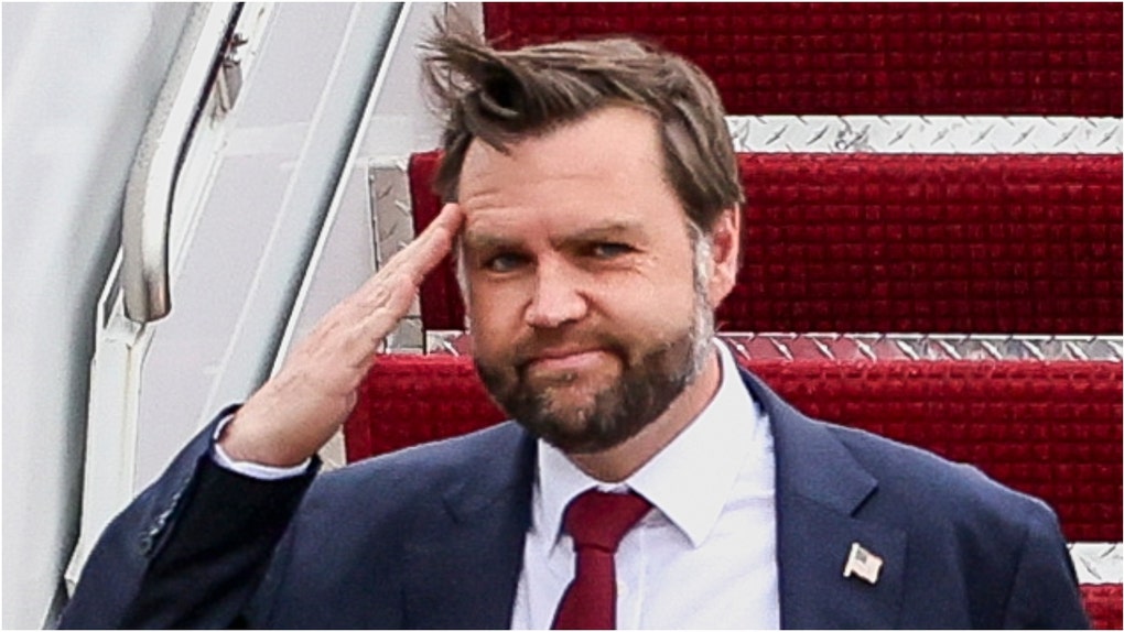JD Vance (Photo by Jessica Koscielniak-Pool/Getty Images)