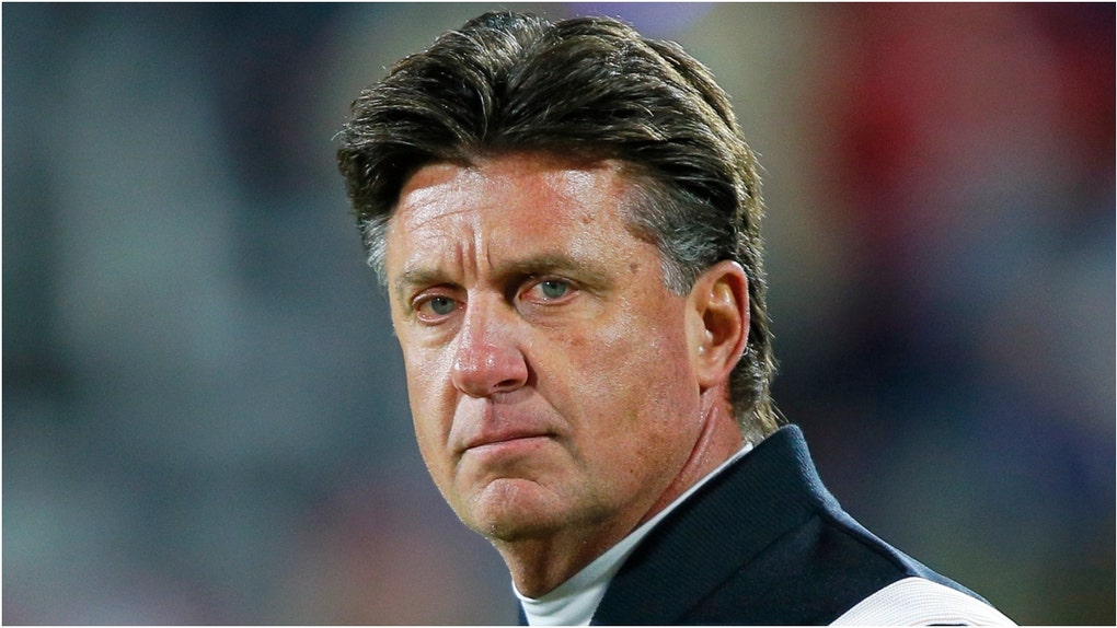 Mike Gundy (Photo by Brian Bahr/Getty Images)