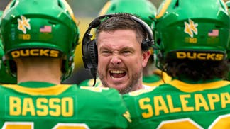 Oregon Ducks head coach Dan Lanning