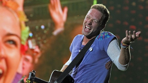 coldplay kiss cam couple were just friends