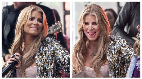 jessica simpson selling and modeling lingerie