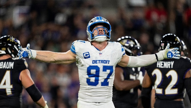Aidan Hutchinson’s Mom Captures America’s Attention As The Lions Pick Up A Big Win On Monday Night Football