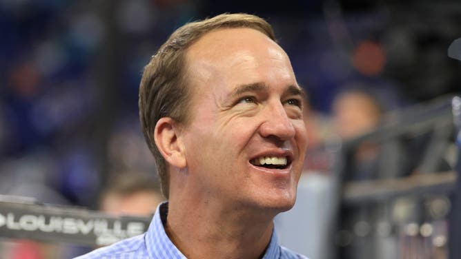 Peyton Manning Steals The Show During Concert, Shows Off Electric Pipes Singing Classic Song: WATCH