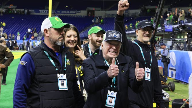 Oregon Unveils Incredible Football Uniforms With Deep Historical Ties: PHOTOS