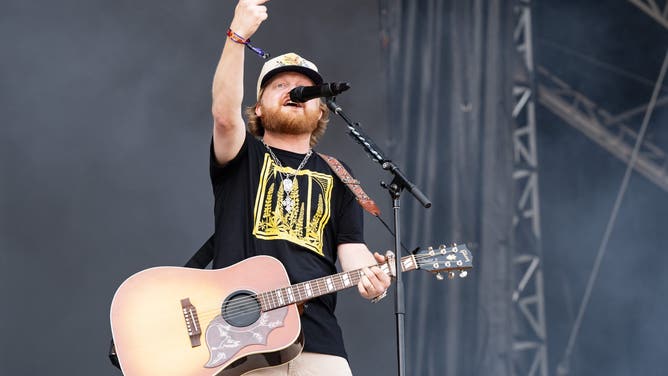Country Music Singer Has Alpha Reaction After Being Crushed By A Drink: WATCH