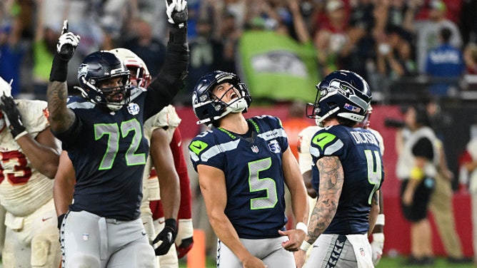 Seahawks Kicker Rips Smelling Salts Before Scoring Game-Winning Kick