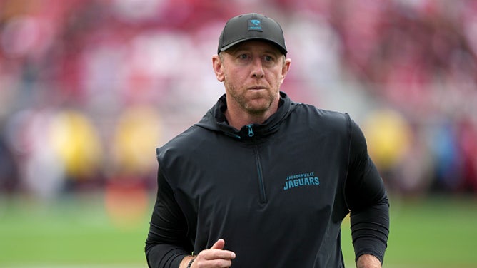 Jaguars Coach Liam Coen Talks Smack To 49ers DC Robert Saleh During Intense Confrontation