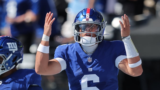 Giants Rookie QB Jaxson Dart Scores TD On First Career NFL Drive