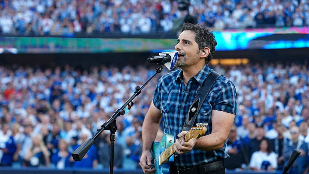 Brad Paisley singing the national anthem for the Dodgers