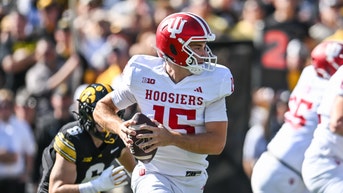 Indiana Hoosiers quarterback Fernando Mendoza 