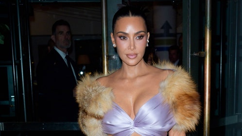 sarah paulson grabbed kim kardashian's butt at all's fair premiere in new york