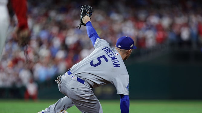 Freddie Freeman Plays Hero For Dodgers With Perfect Pick Against Phillies