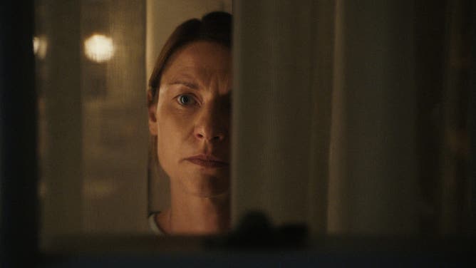 Netflix Drops Bone-Chilling Preview For Dark Psychological Thriller With Two Major Stars: WATCH