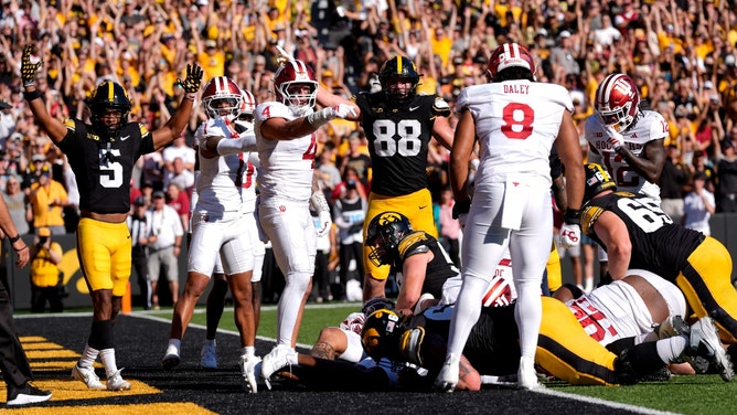 3 College Football 'Locks' For Indiana-Oregon, Florida-Texas A&M, Iowa-Wisconsin